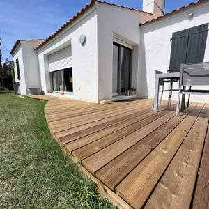 LAME TERRASSE PIN 27X145 X4500 INJECTION CL4 MARRON